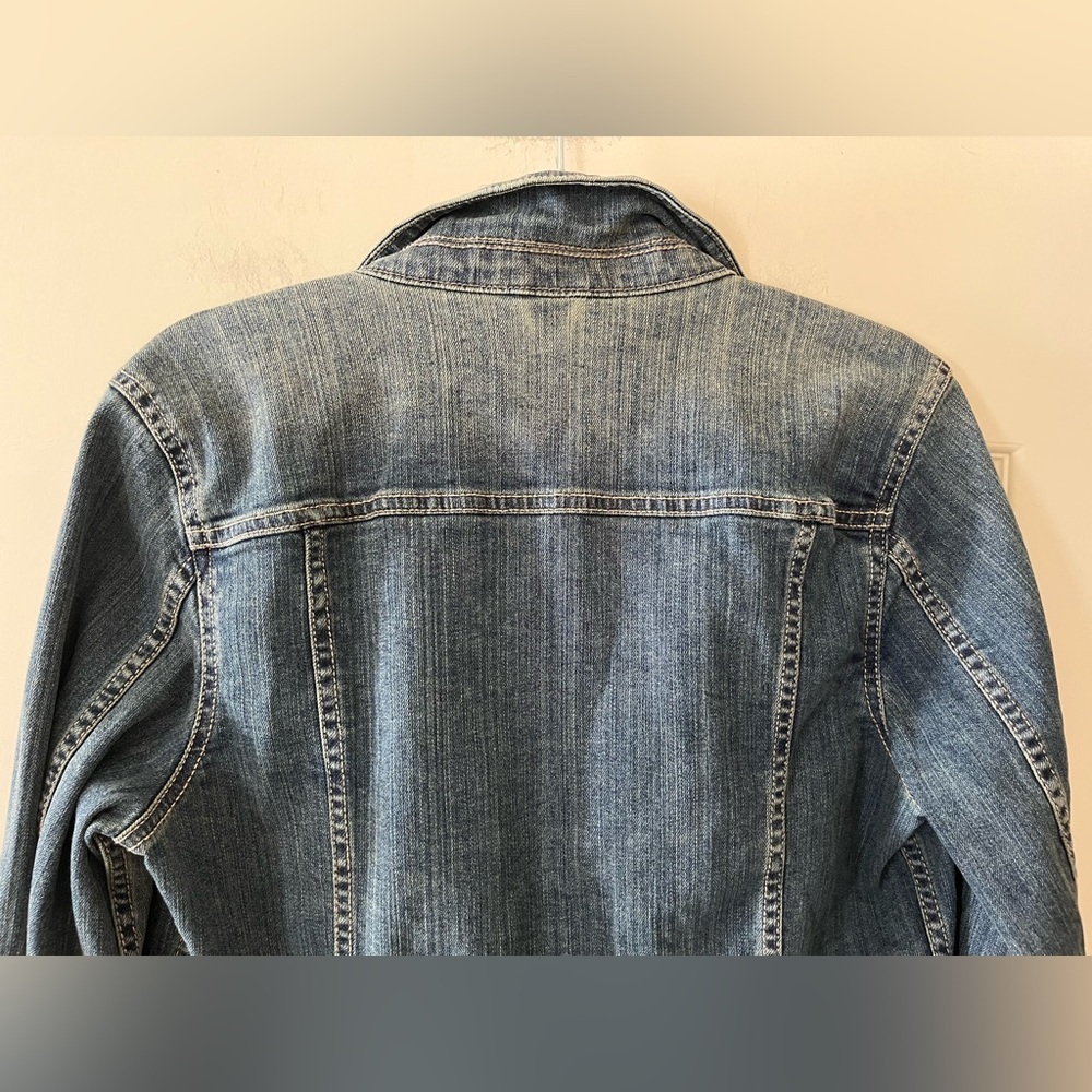 Liz Claiborne Faded Distressed Denim Jacket Women’s Size Medium - Picture 7 of 16